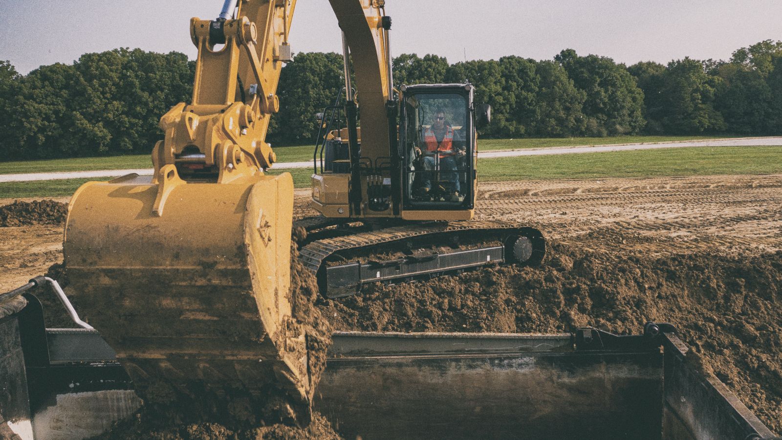 LEARN ABOUT CAT® EXCAVATORS