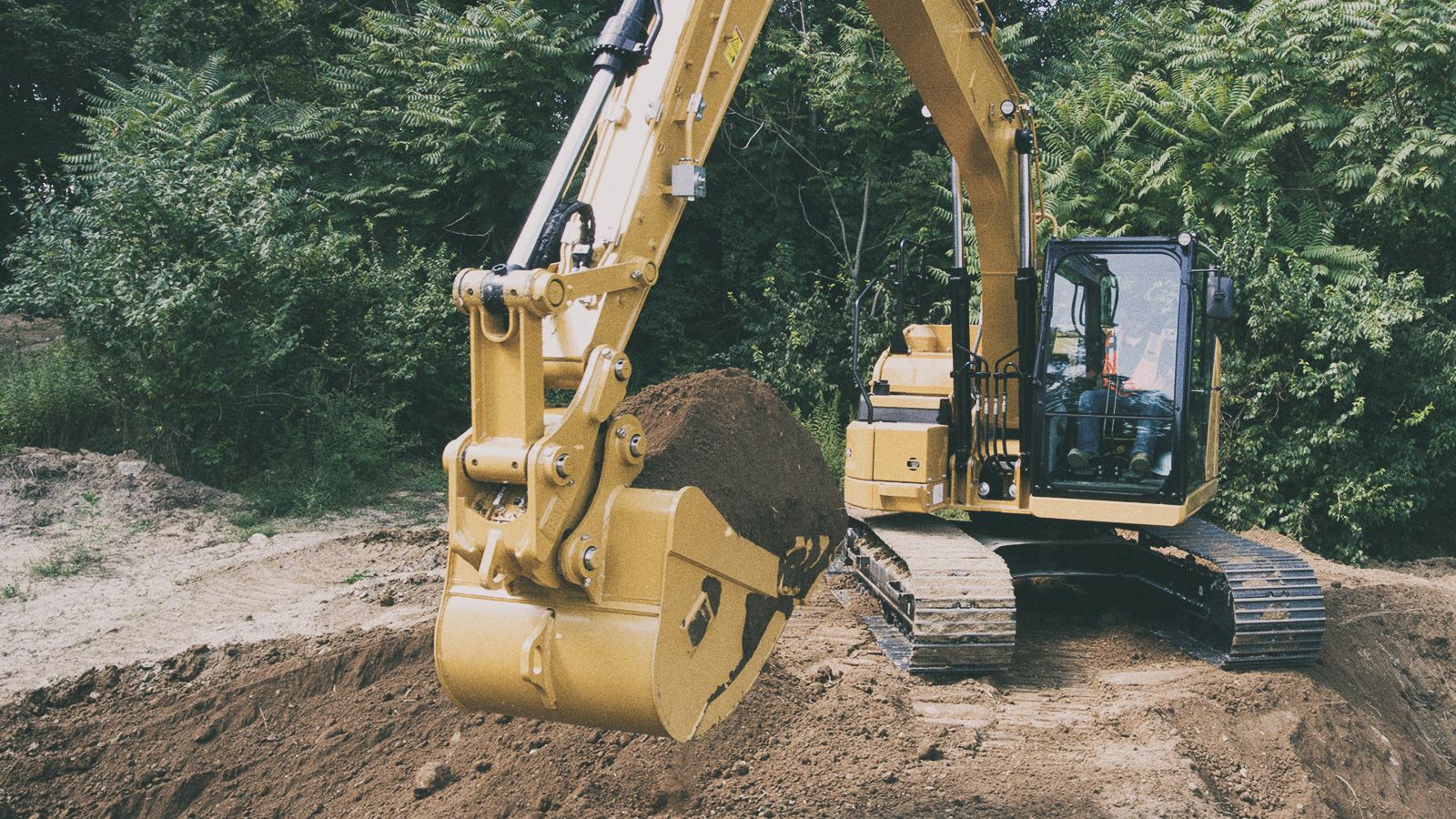 Finding Your Excavator Lift Capacity, Cat