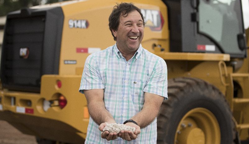 ELA É MUITO RÁPIDA, ECONÔMICA E CONFIÁVEL. Máquinas Cat® para você