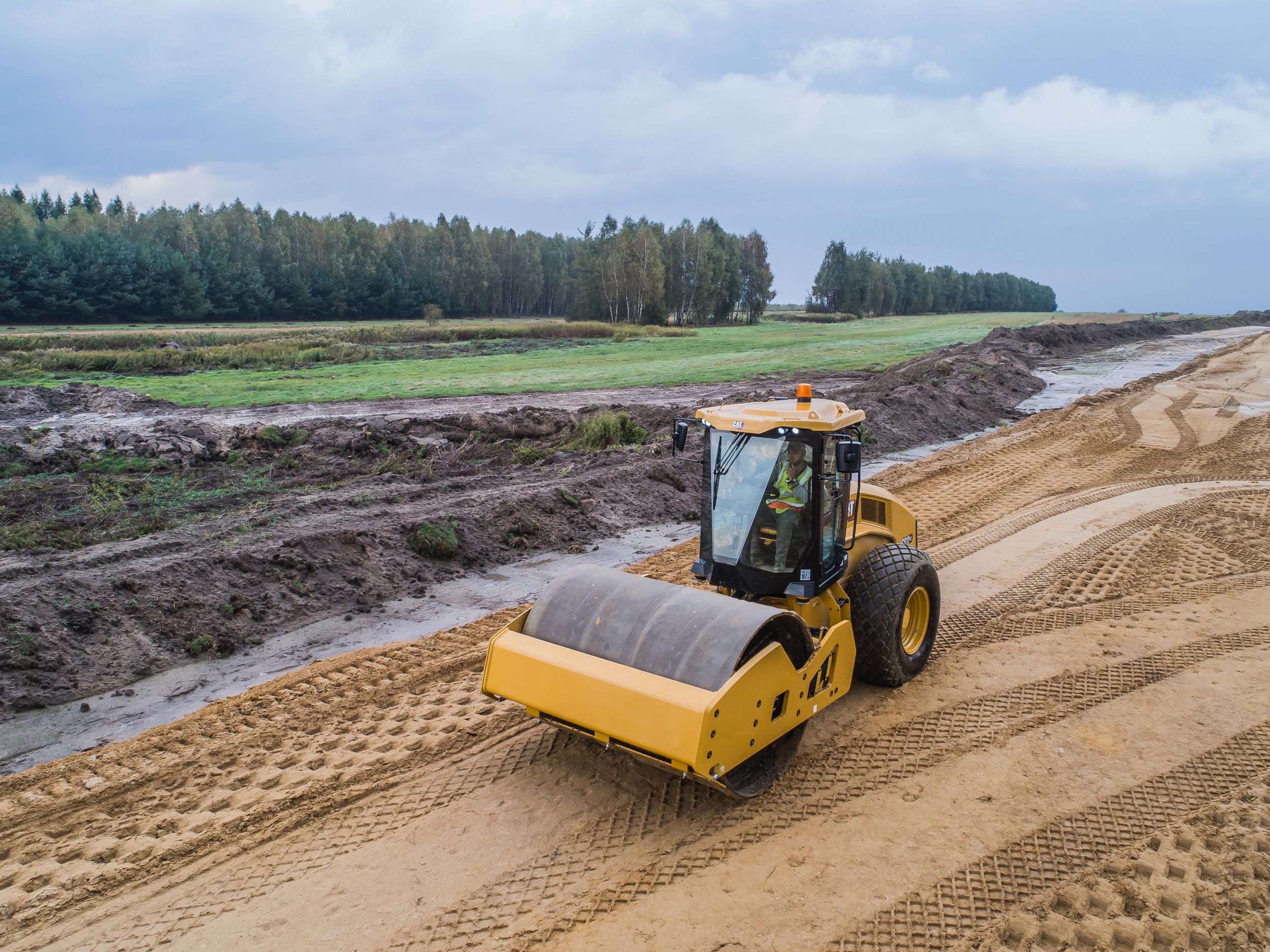 Compactadores de Suelos Vibratorios de la serie GC, Cat