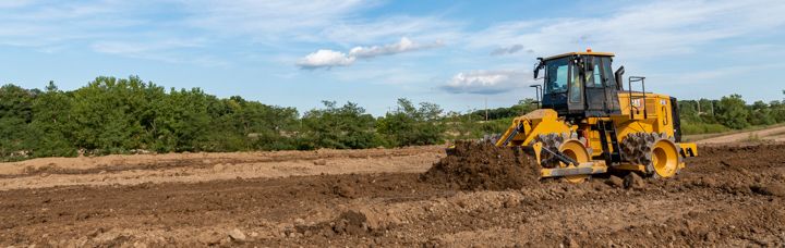 New Cat® 815 Soil Compactor 