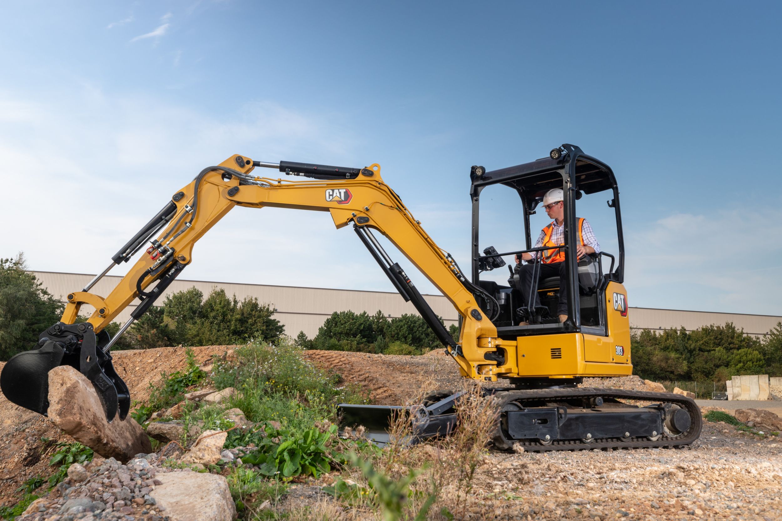 I Nuovi Miniescavatori Idraulici Cat Da 2 7 A 3 5 Tonnellate Consentono Di Ridurre I Costi Aumentare L Efficienza E Sfruttare Funzionalita All Avanguardia Nel Settore Cat Caterpillar