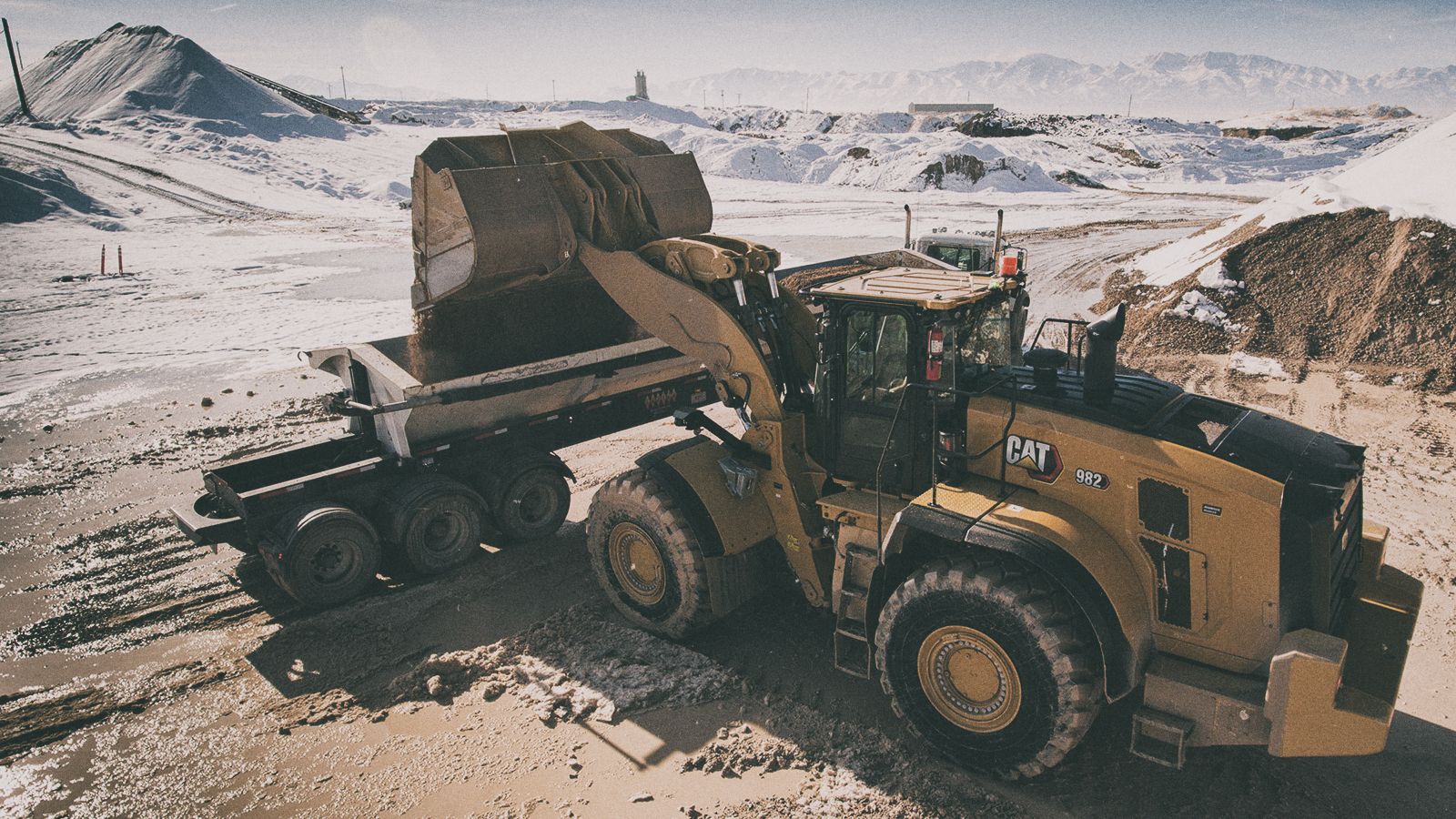 982 Wheel Loader dumping dirt on jobsite