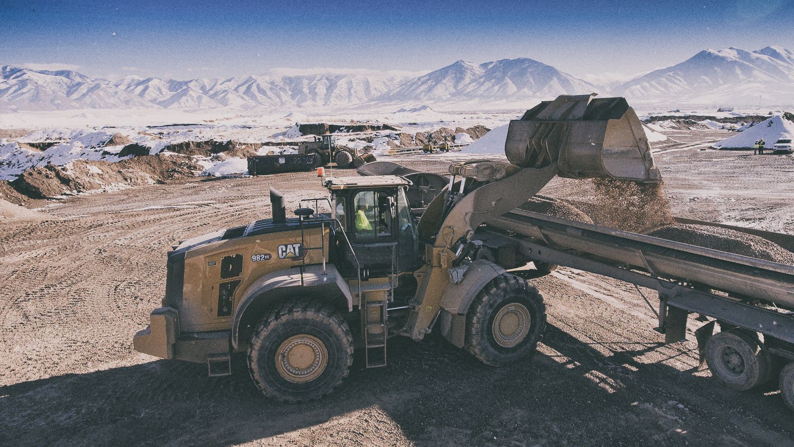 MEDIUM WHEEL LOADERS