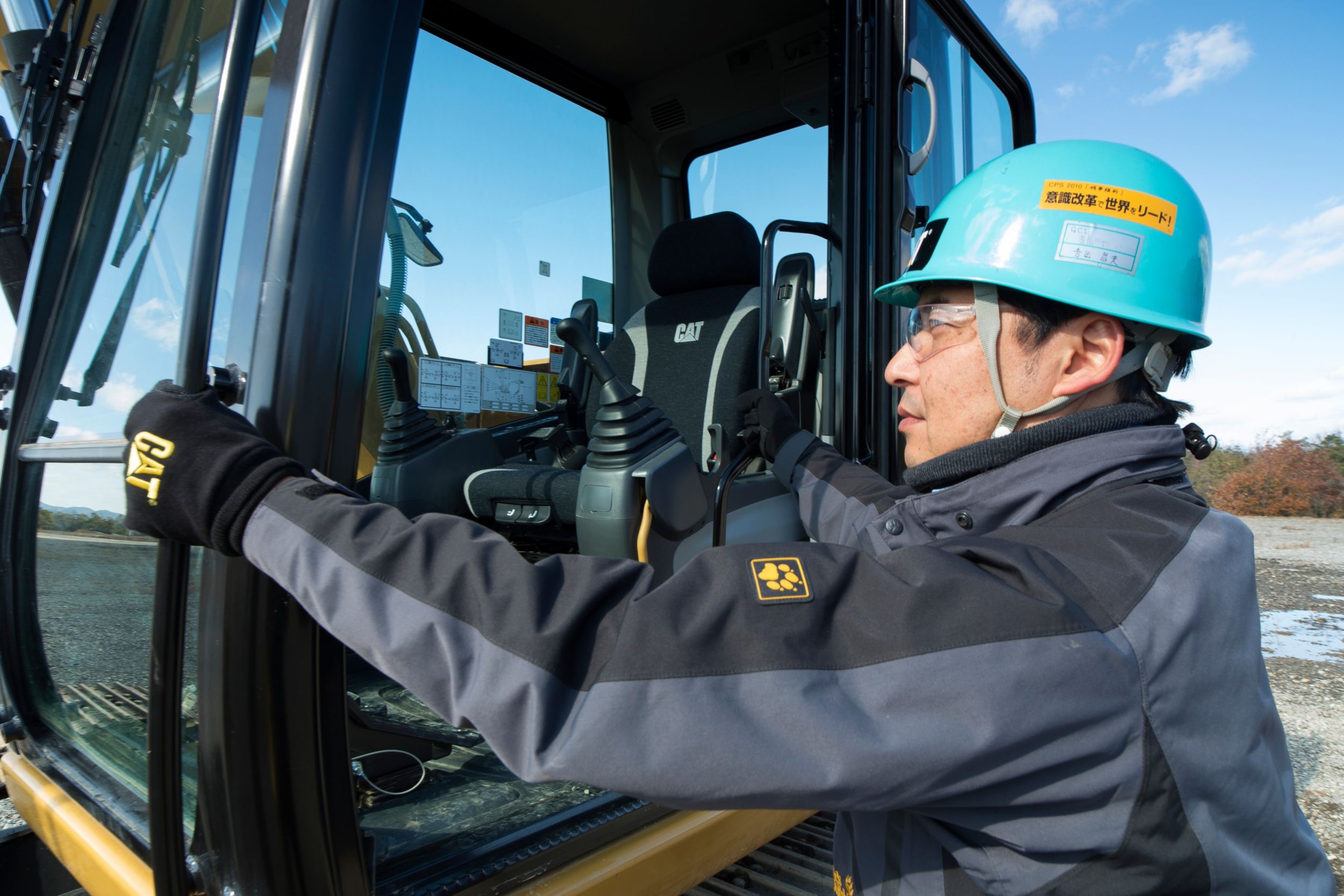 現場で活躍するCat小型油圧ショベル