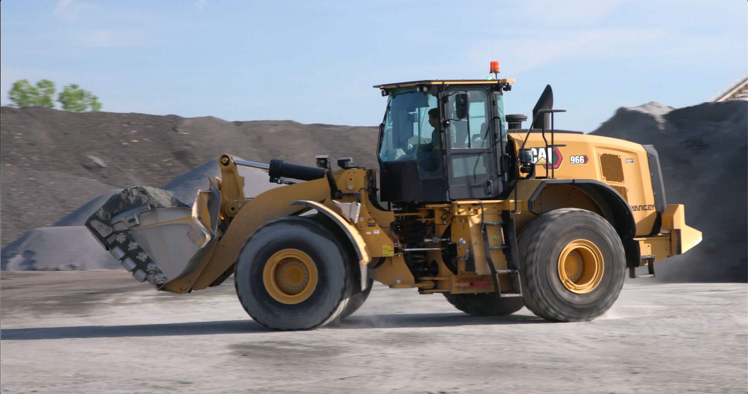 Medium Wheel Loaders 966