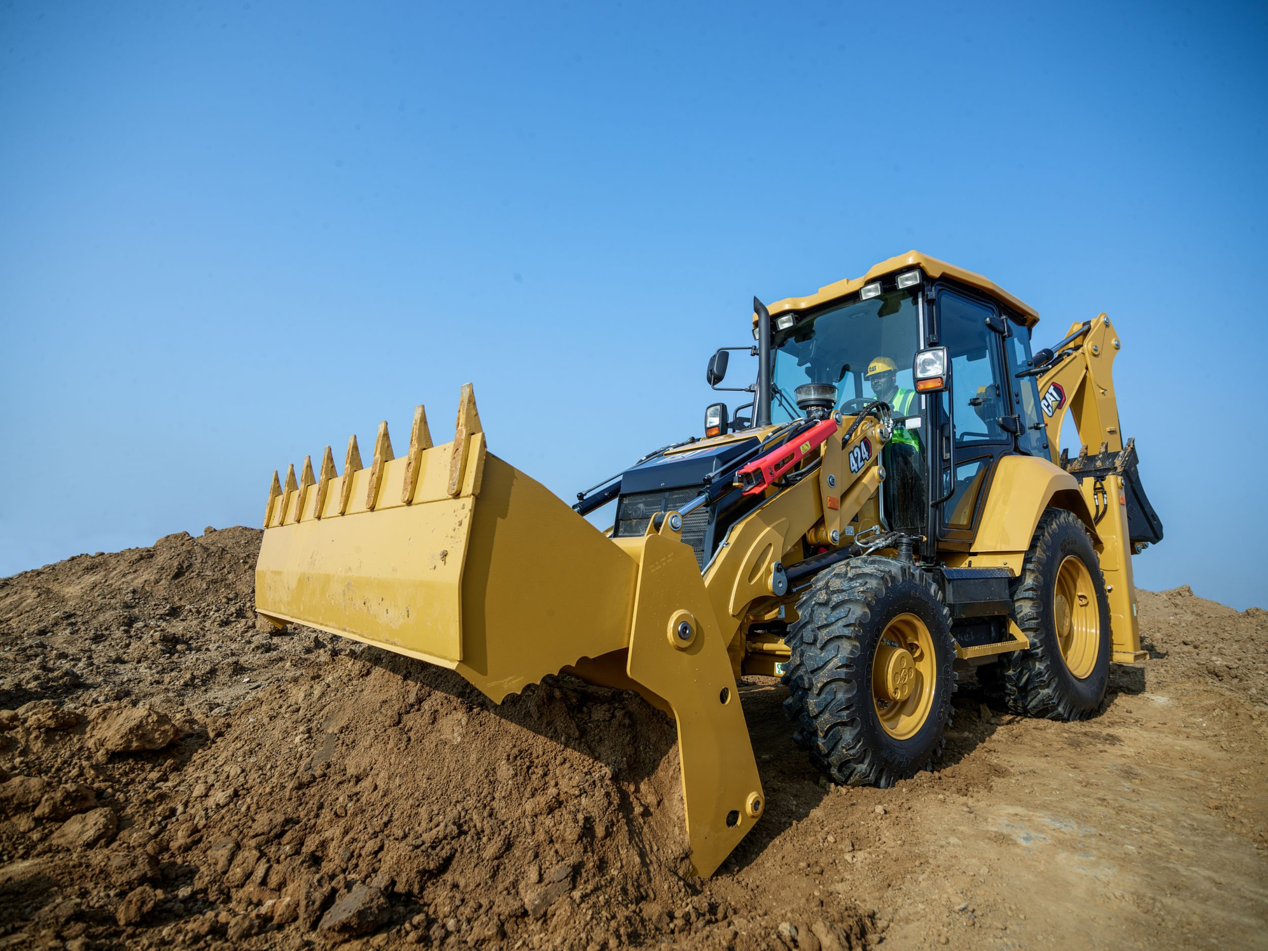 Meet the new-gen Cat 424 Backhoe Loader from Gmmco CAT