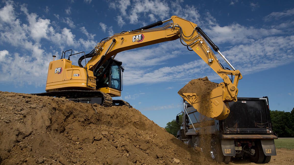 Take A Virtual Medium Excavator Walk-Around | Cat | Caterpillar