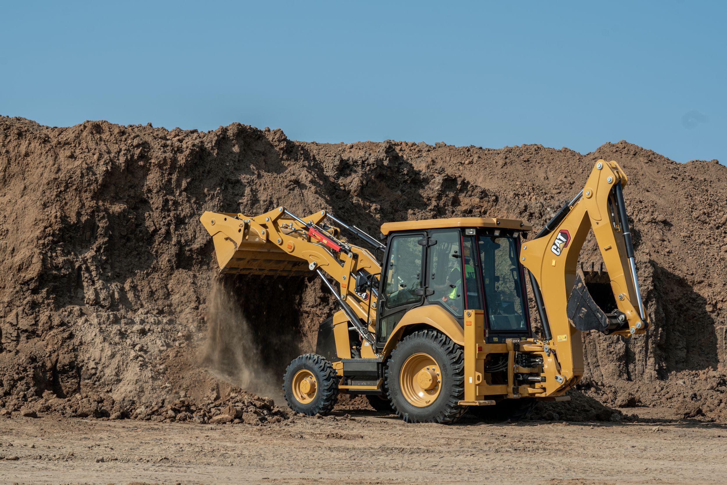 424-2WD-4WD backhoe-loaders