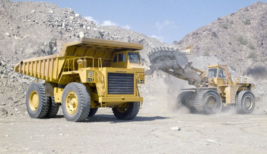 【CAT】Caterpillar Mura-Semi Truck #1 Diecast 1/64 Scale Caterpillar Corporate Tractor Trailer