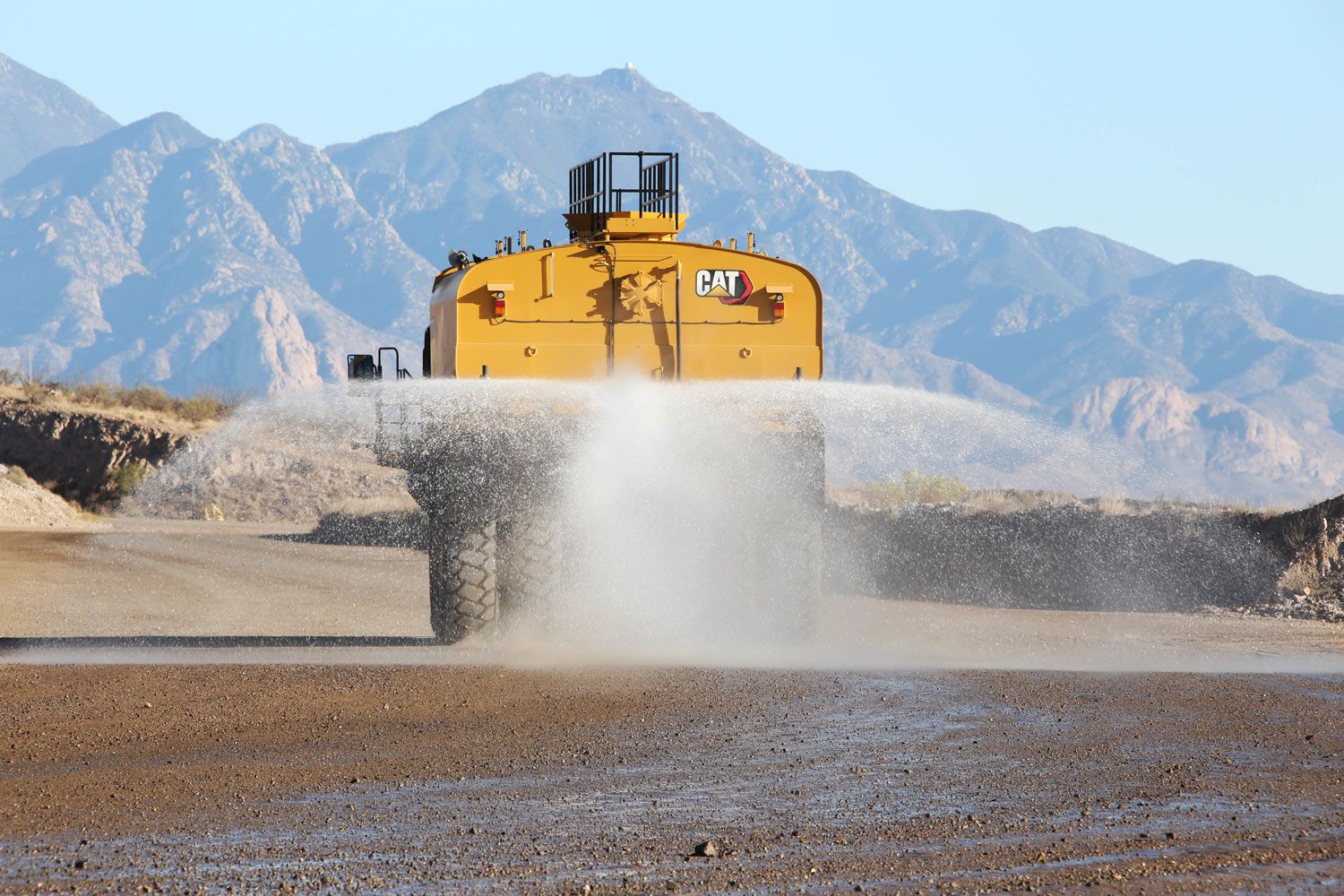 Off-Highway Trucks 777G Water Truck