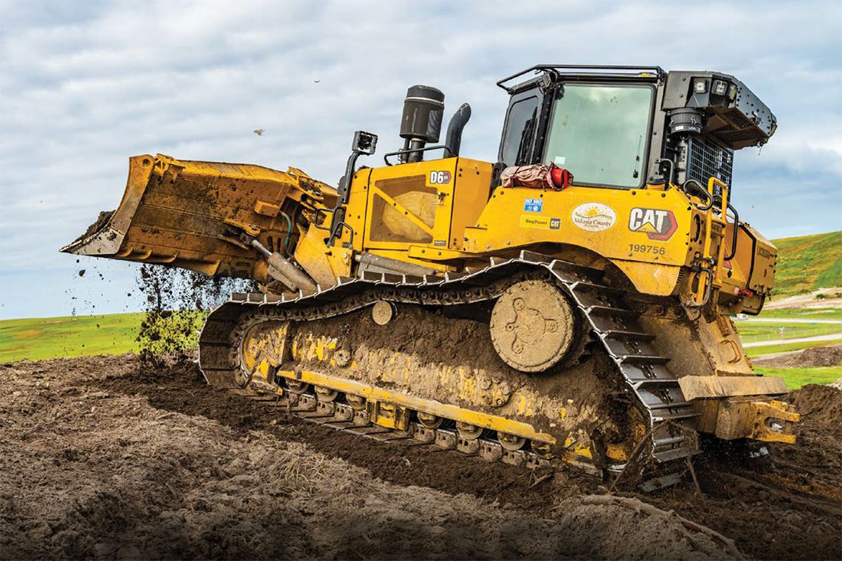 Dozer - On The Fast Track | Cat | Caterpillar