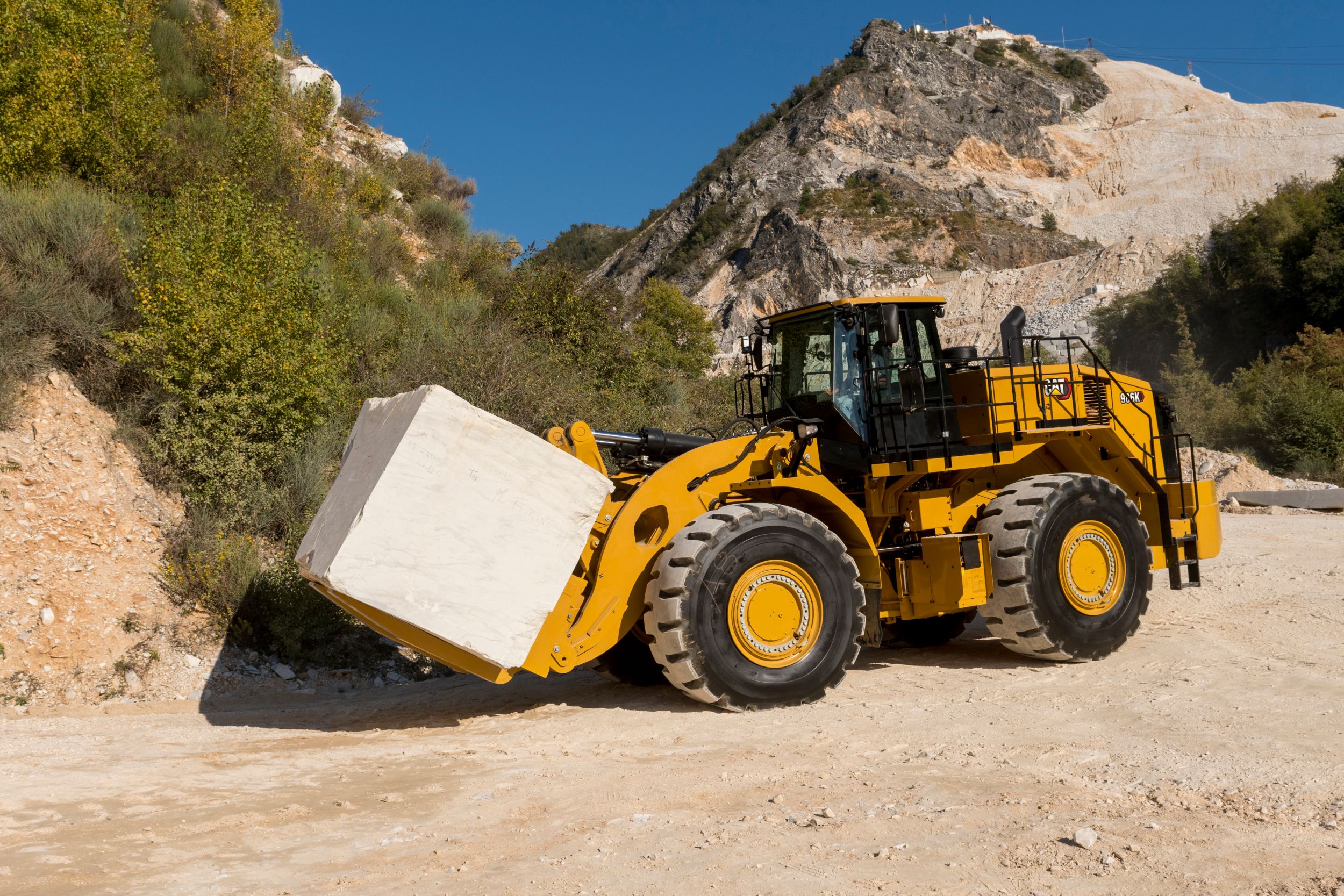 986K Large Wheel Loader - Block Handler