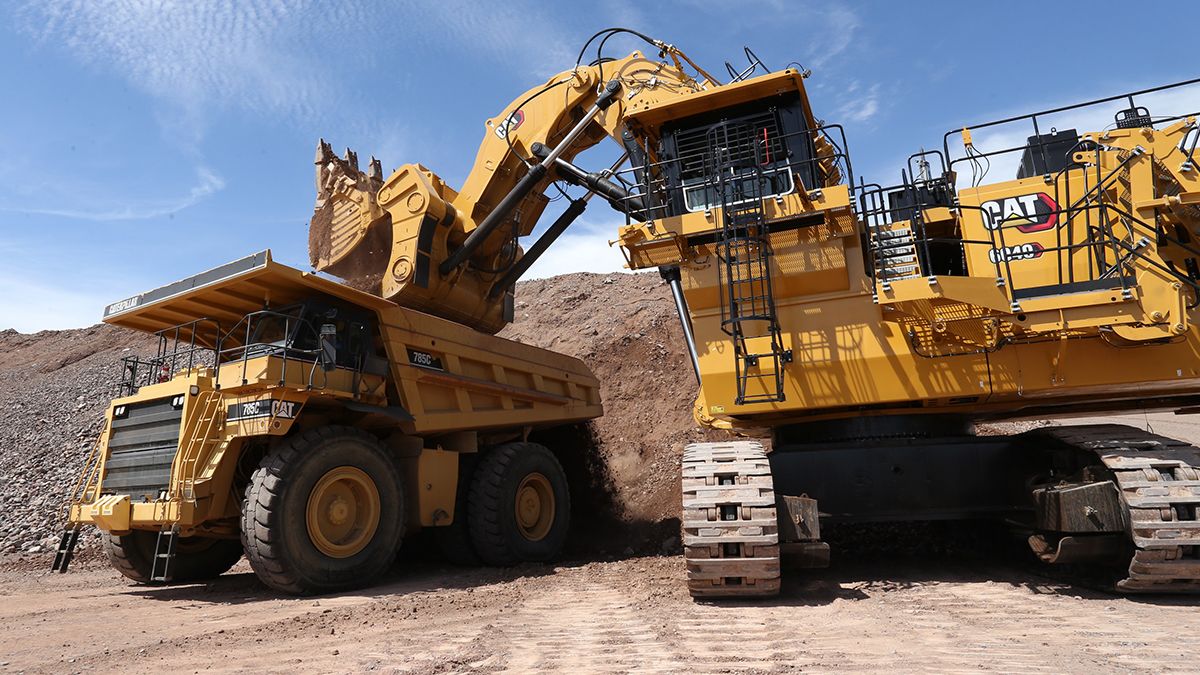 New Cat® 6040 Hydraulic Mining Shovel features engine