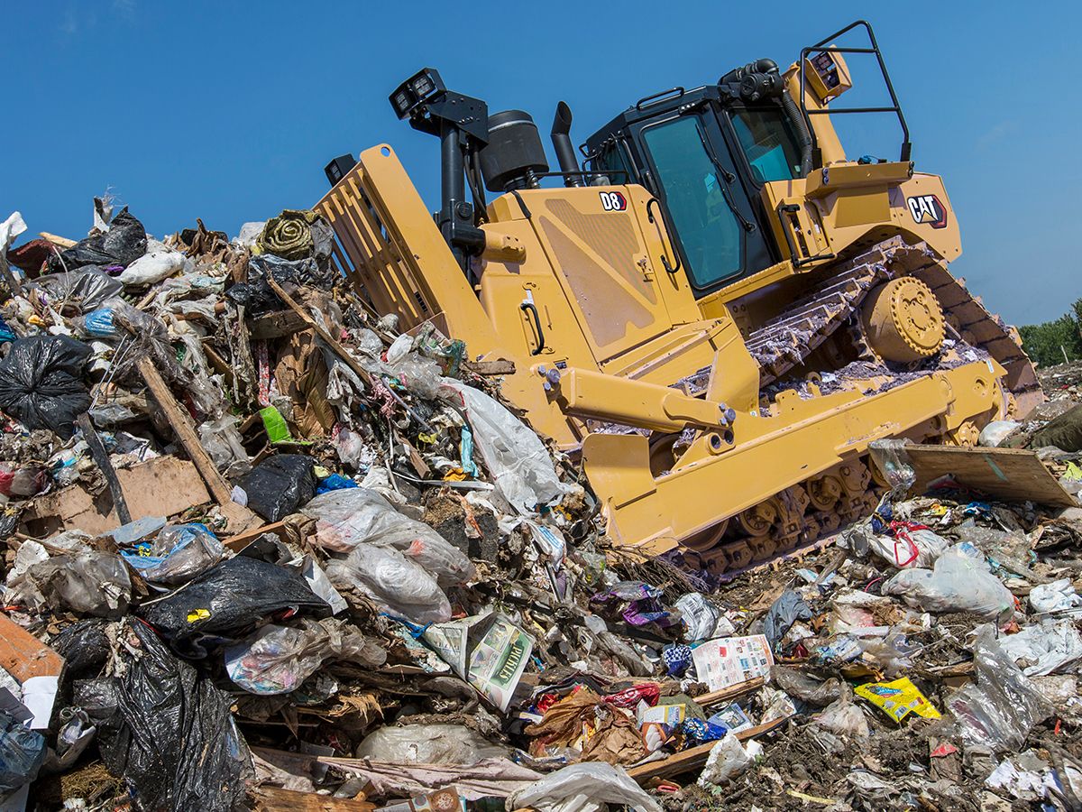 Cat D8 Dozer - WASTE HANDLING PERFORMANCE