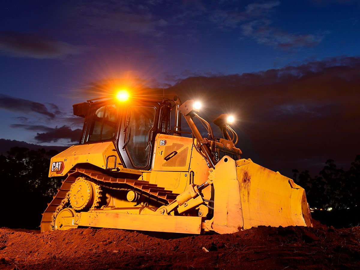 D5 Bulldozer gaat vroeg aan het werk