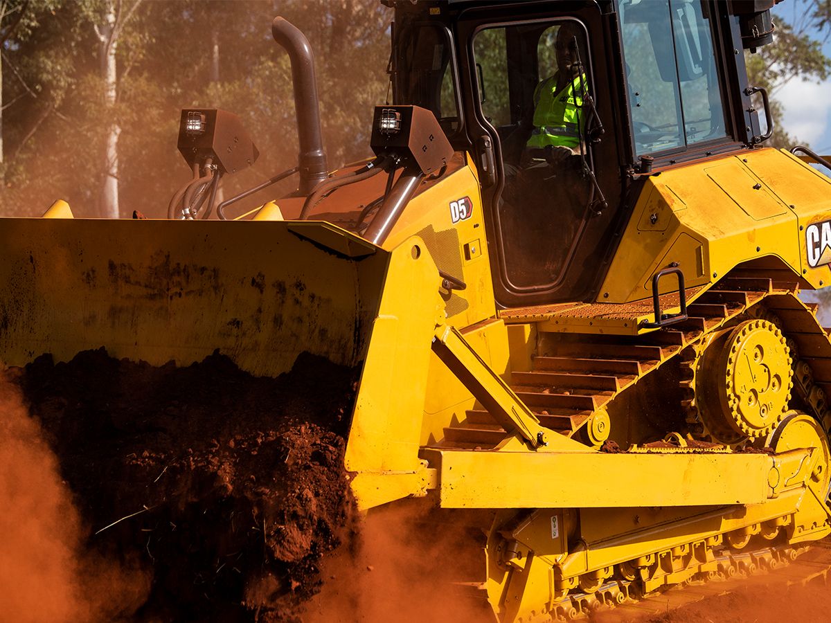 Bulldozer D5 avec lame SU spéciale