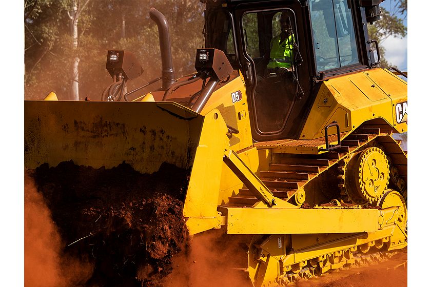 D5 Bulldozer with Purpose-Built SU blade