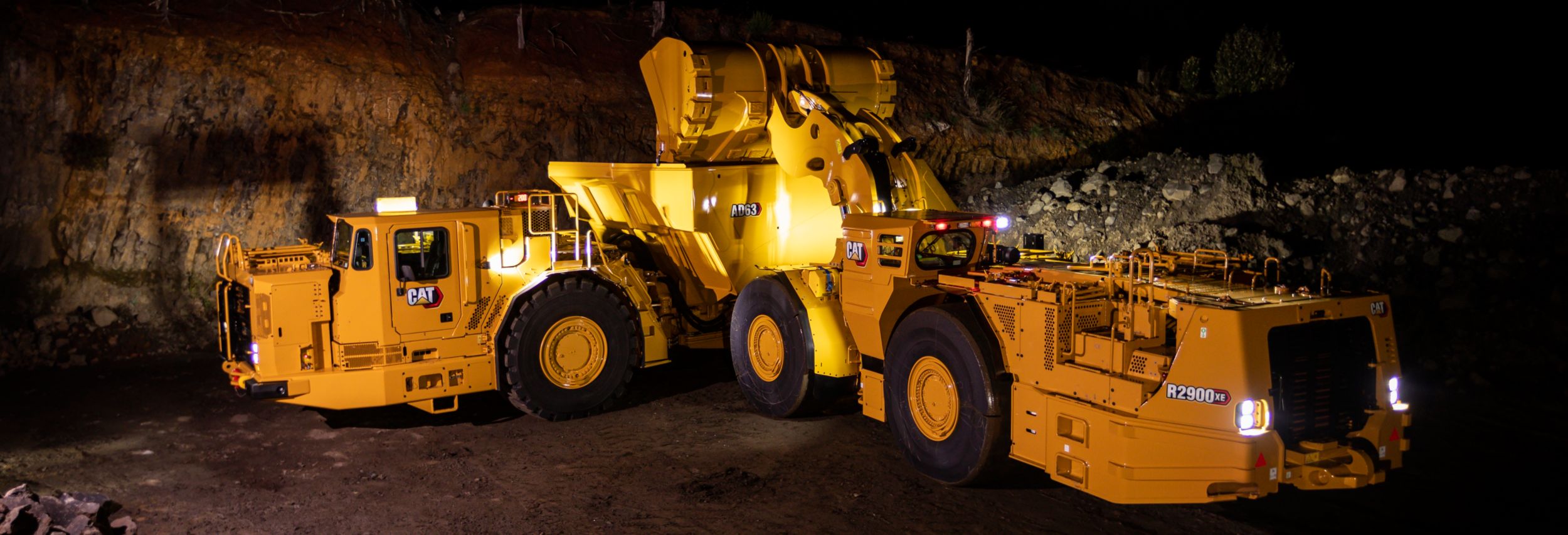Cat® R2900 XE LHD