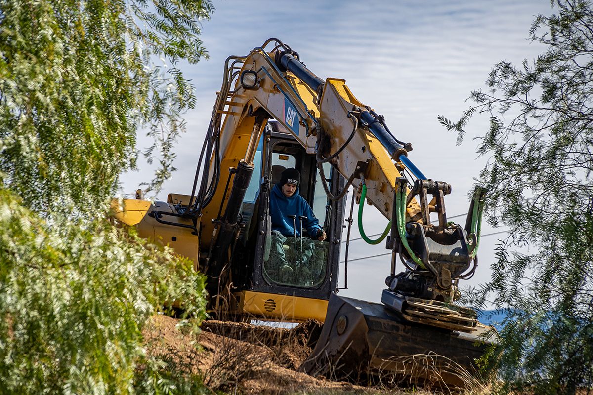 Jarryd Mcneil - Excavator - Digging