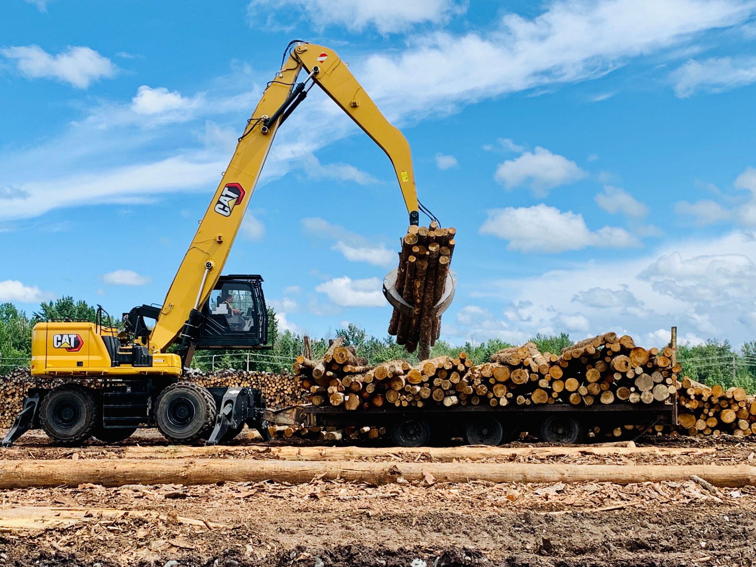 MH3040 Wheel Material Handlers | Cat | Caterpillar