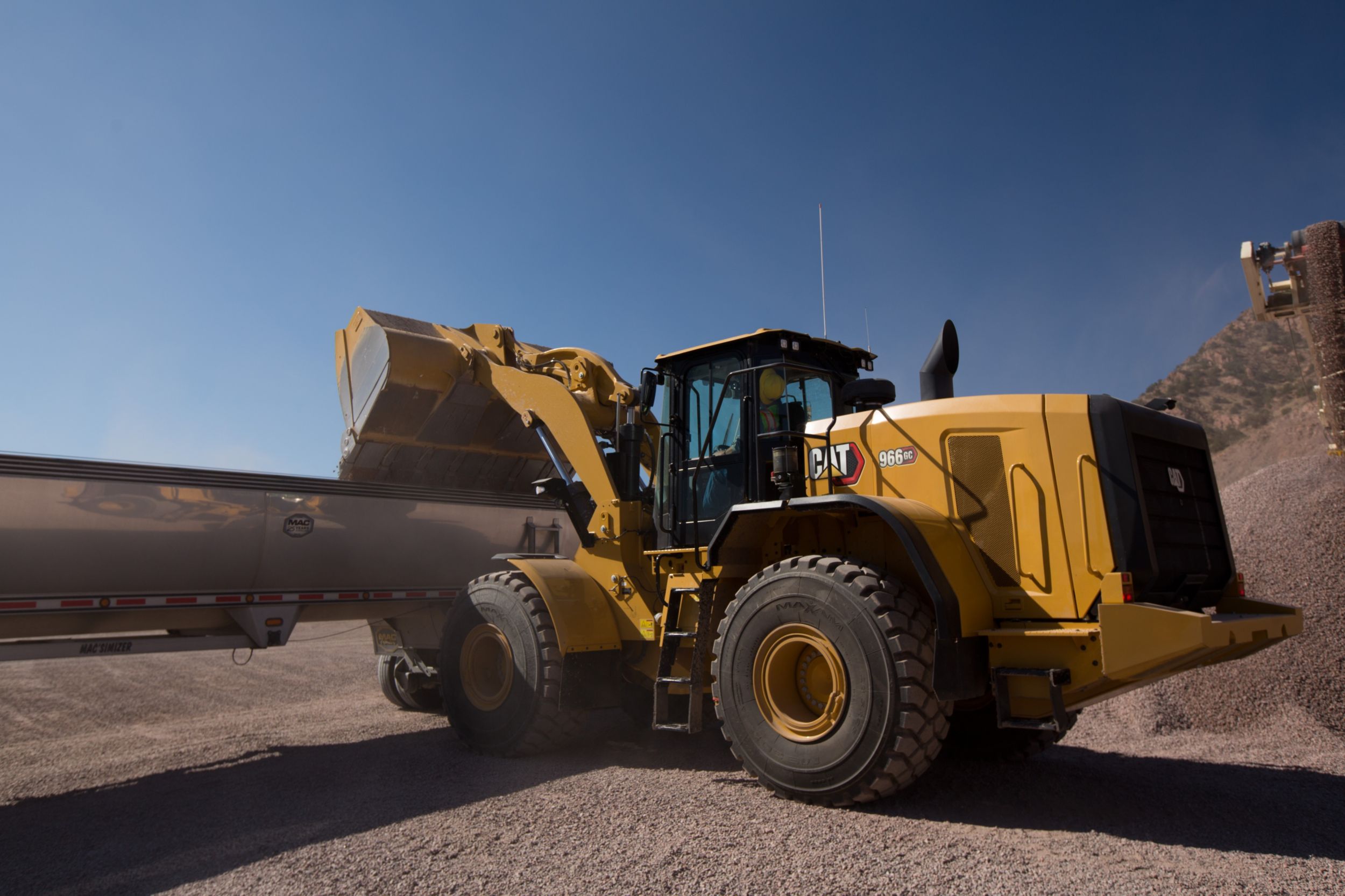 966 GC Wheel Loader Loading a Truck