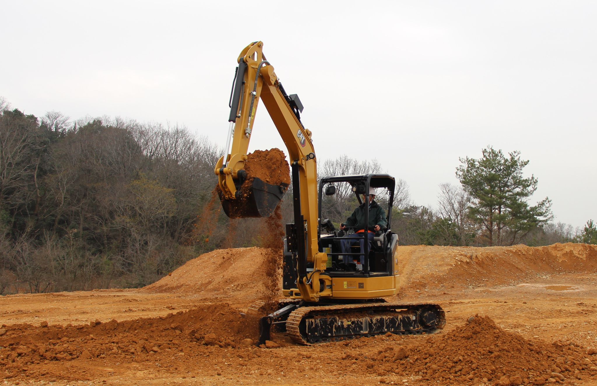 小さな機体に大きな作業効率を
