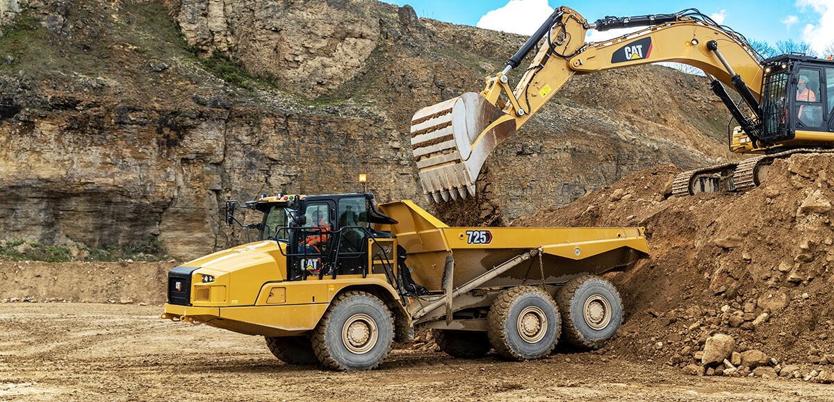 Working Shot of a 725 Articulated Truck