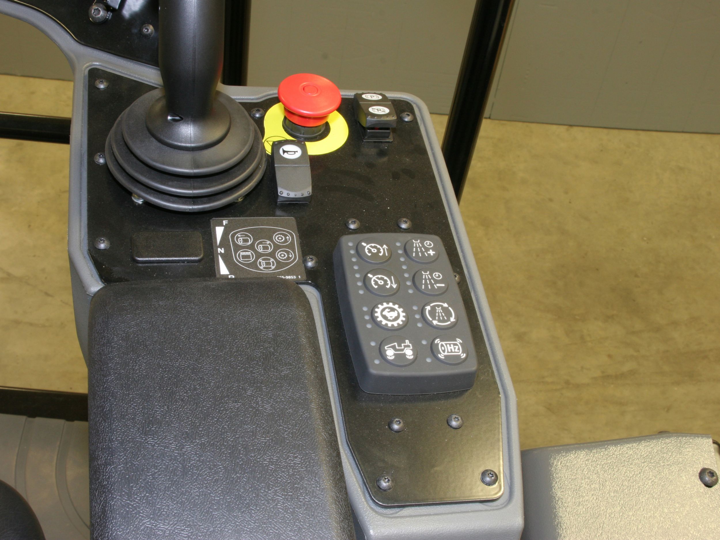 Mudah Dioperasikan, Mudah Dipelajari