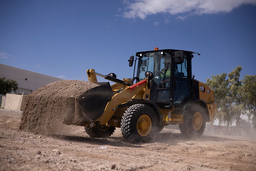 Cat® 906 Compact Wheel Loader