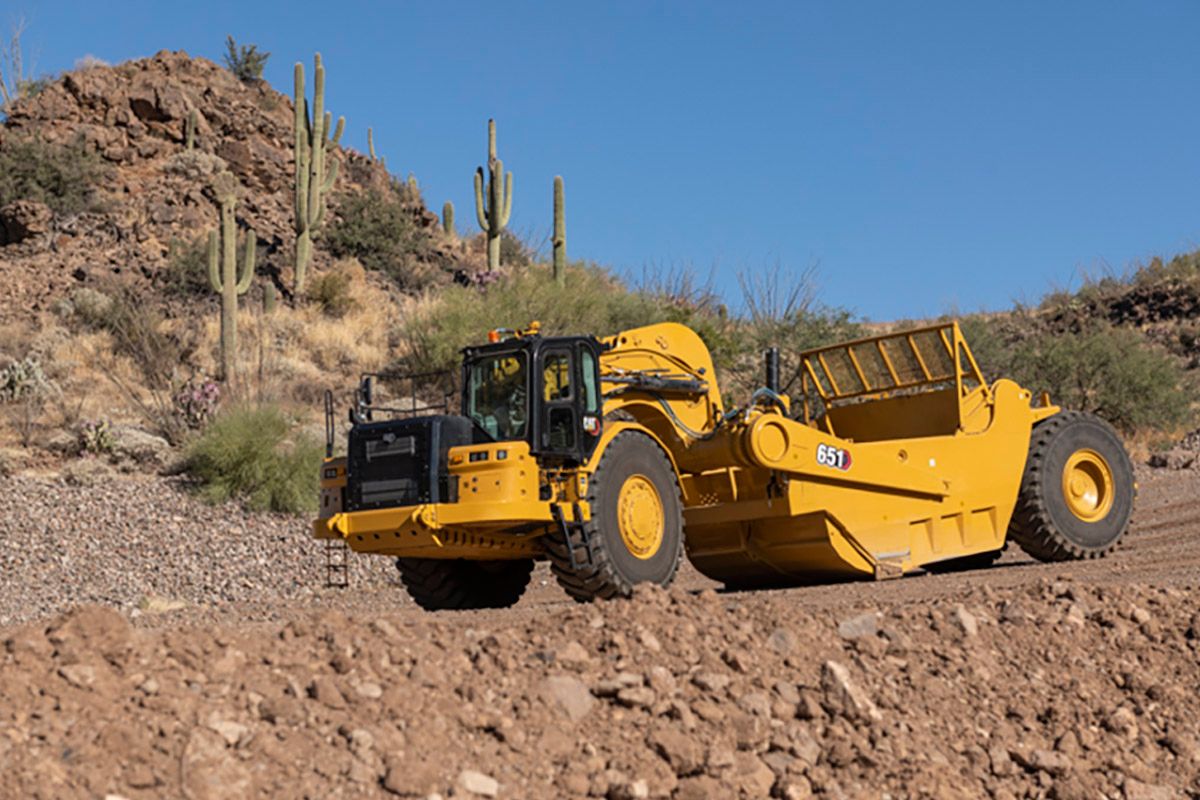 651  Wheel Tractor-Scraper