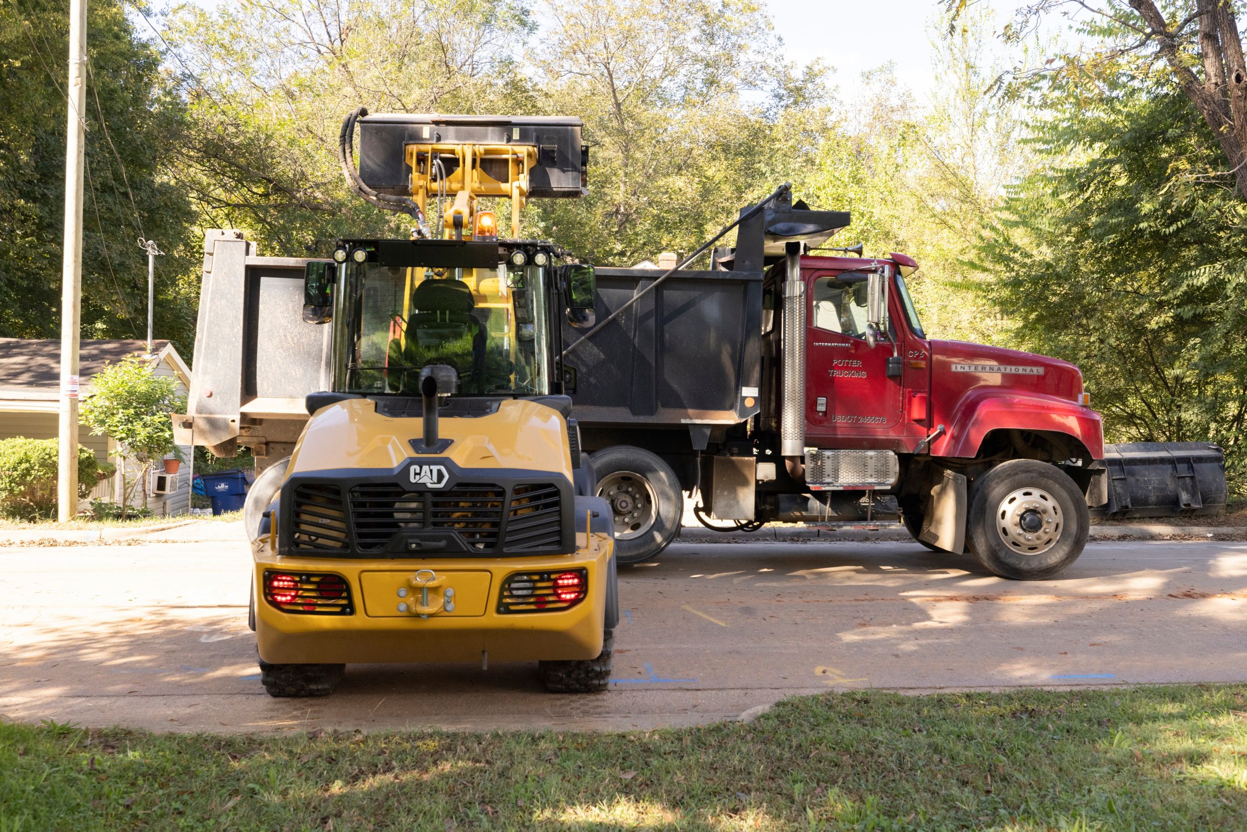 Cat 907 Compact Wheel Loader - H.O. Penn