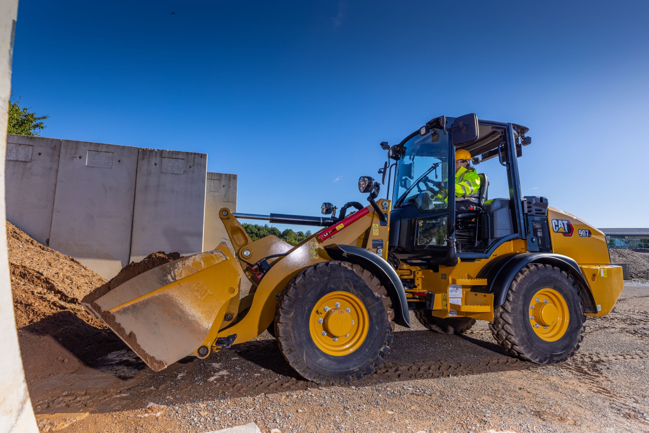 907 Compact Wheel Loader