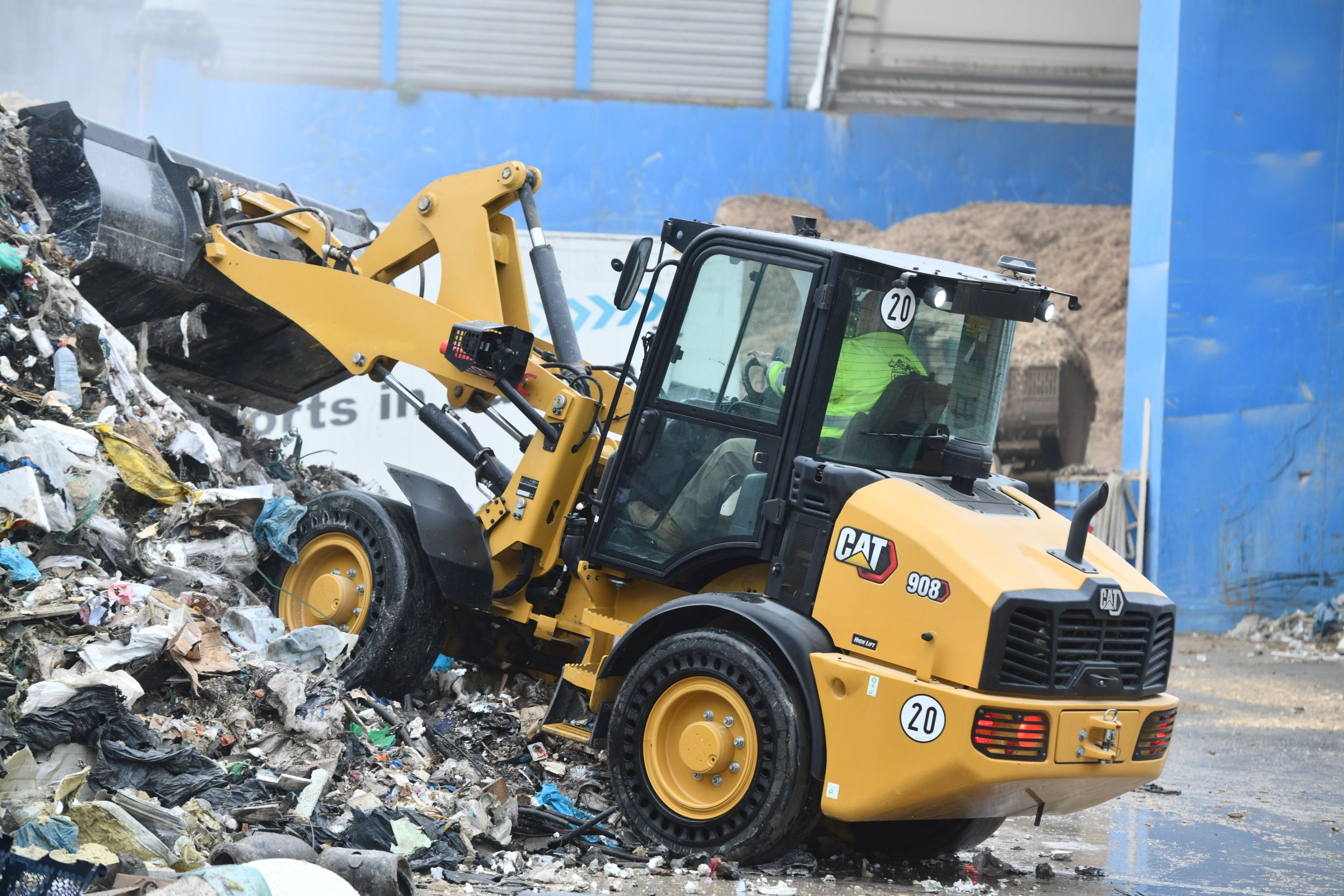New Next Generation Cat® 906, 907, and 908 Compact Wheel