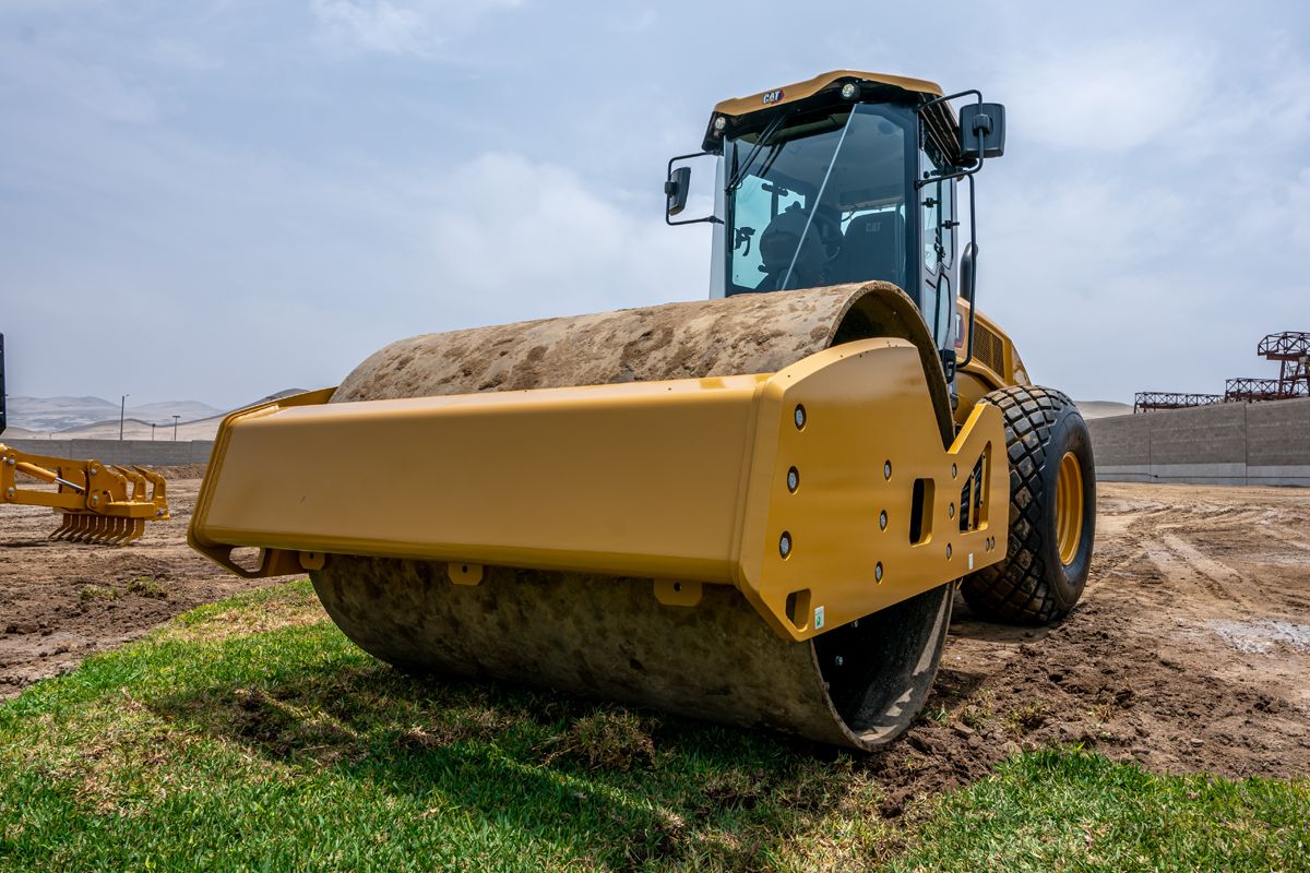 Compactador De Suelo Vibratorio CS11 GC