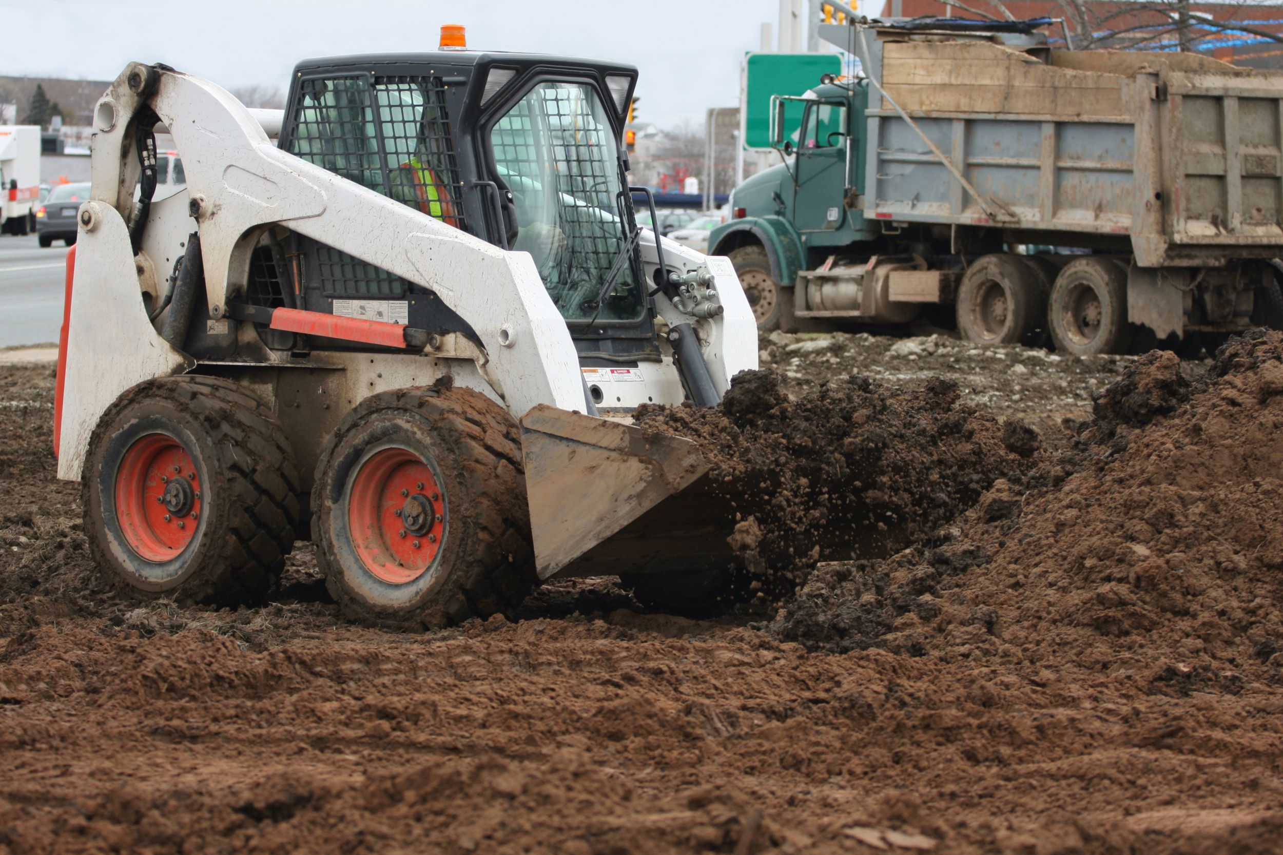 Skid steer maintenance tips | Perkins