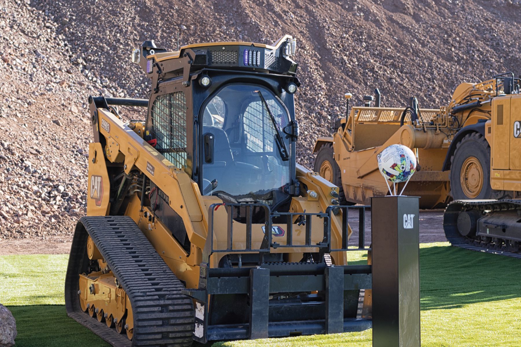 Cat Trial 12: No Hands