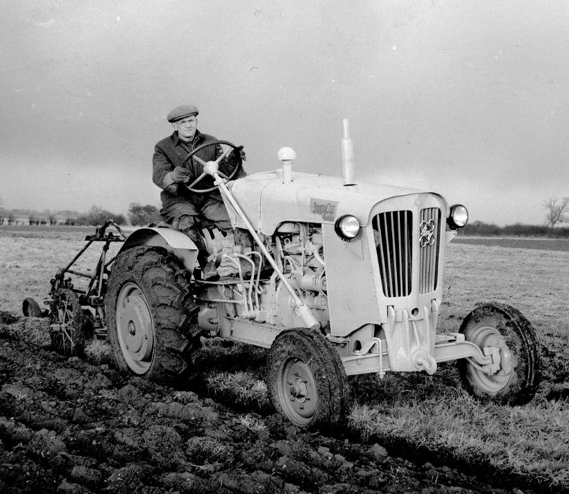 Heritage Zadruga tractor p4