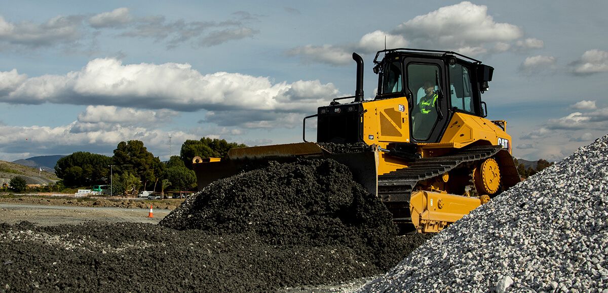 CAT® DOZERS TACKLE ANY JOB