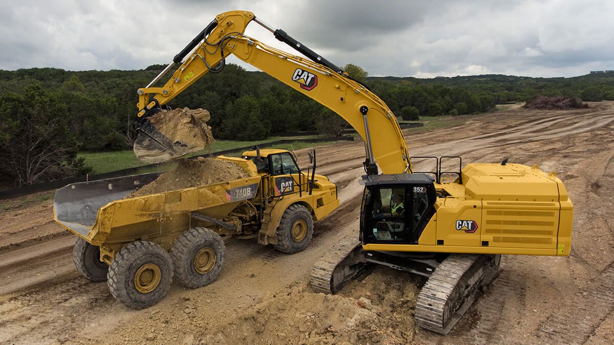 Get To Know Your Cat® 352 Excavator | Cat | Caterpillar