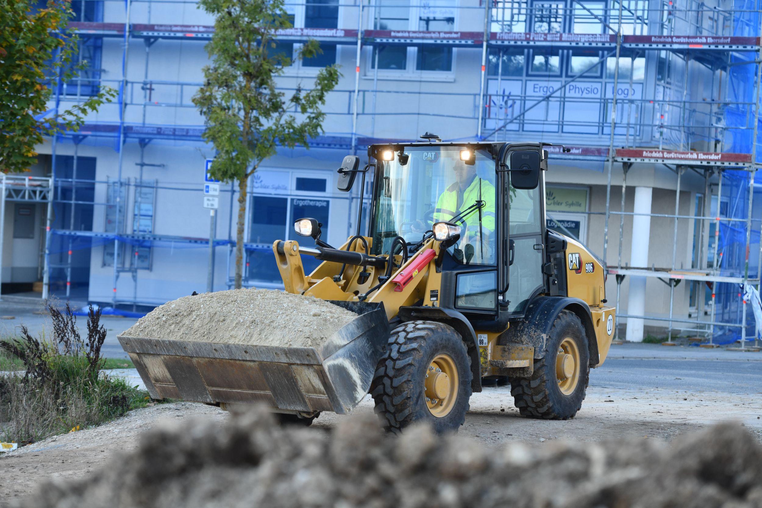 906 Compact Wheel Loaders, Cat