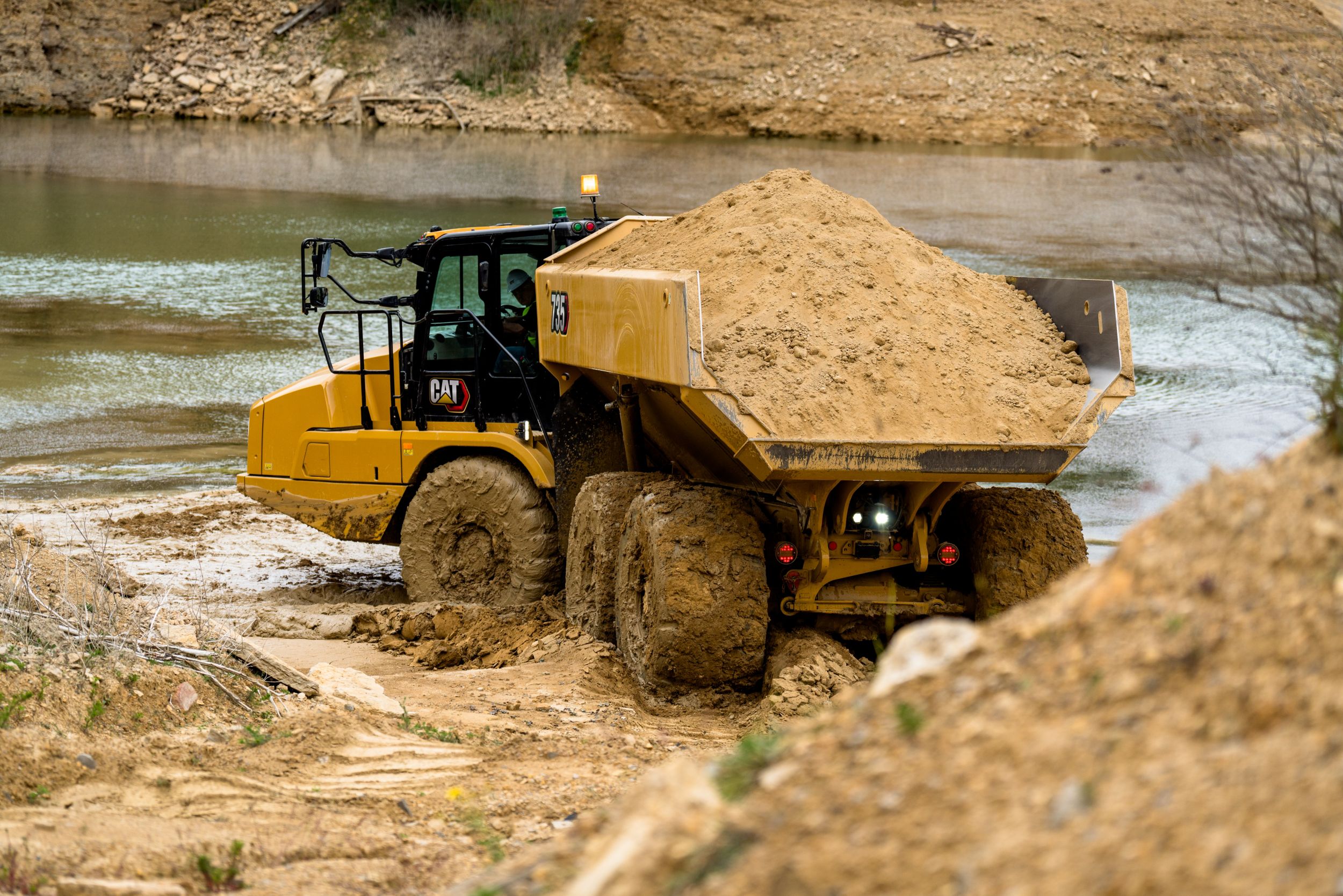 735 Three Axle Articulated Truck