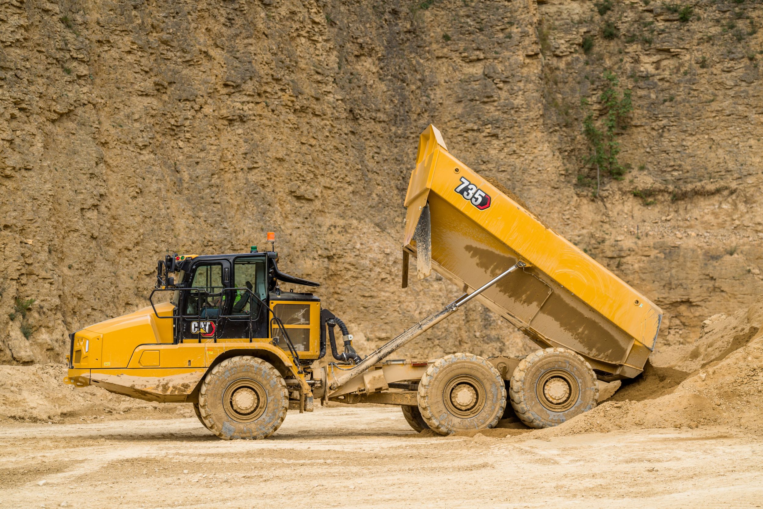 735 Three Axle Articulated Truck