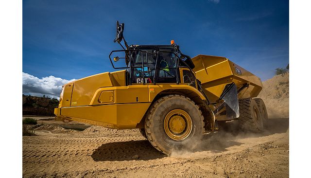 Cat 725 Articulated Truck
