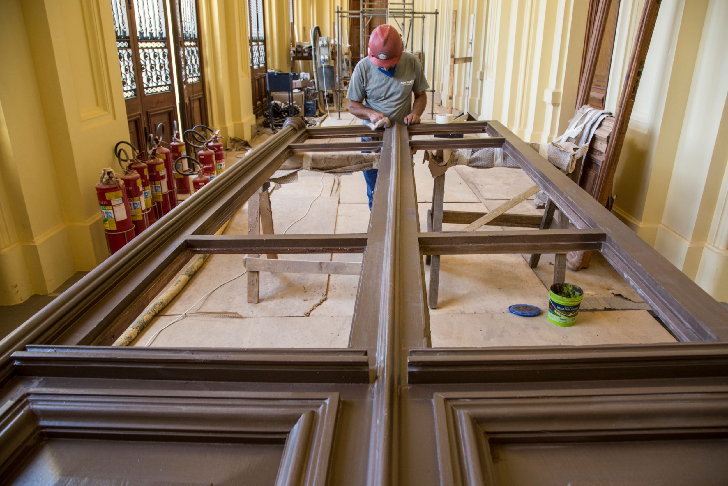 As 450 portas de madeiras do museu foram recuperadas. Foto de Hélio Nobre