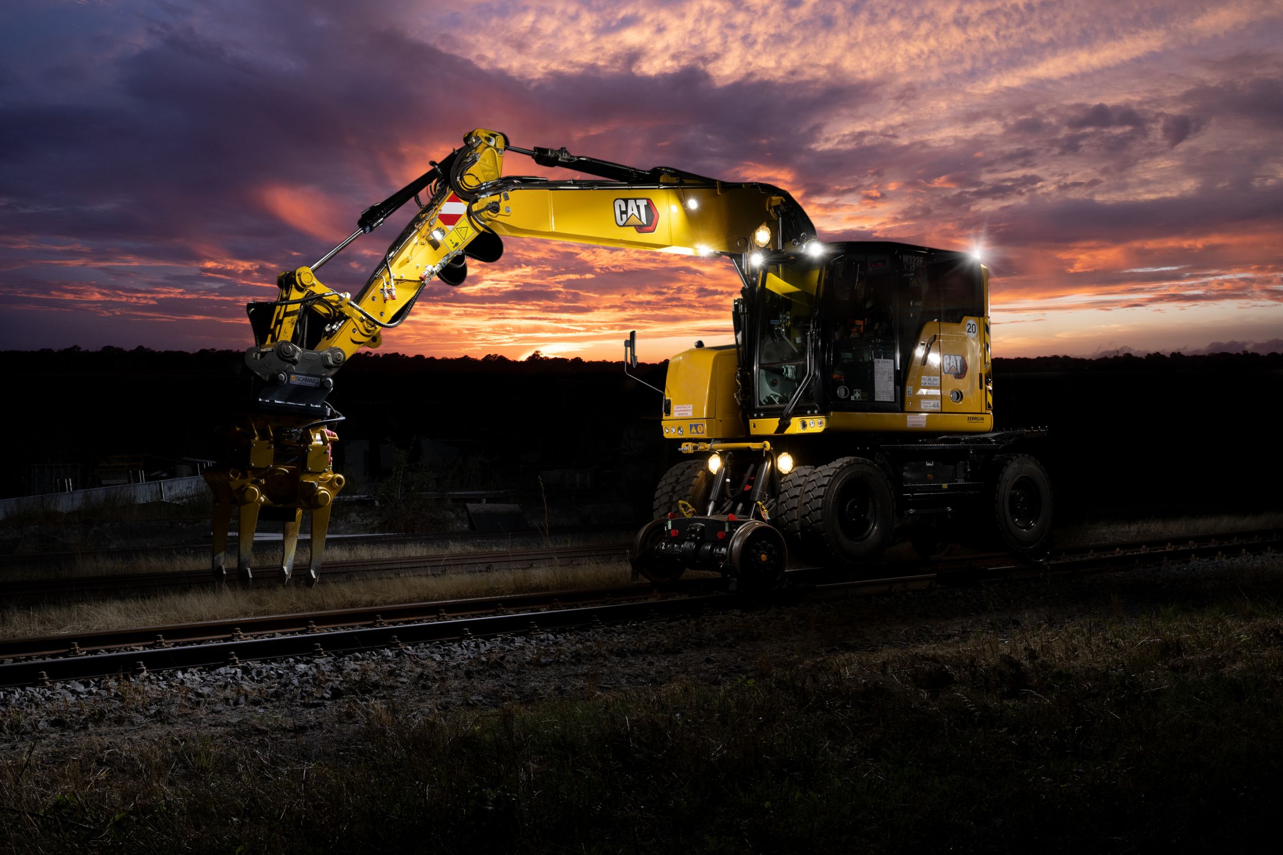 M323F Railroad Wheeled Excavator