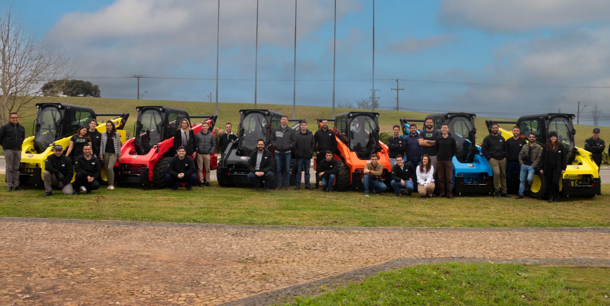 Sua máquina Cat na cor que você quiser