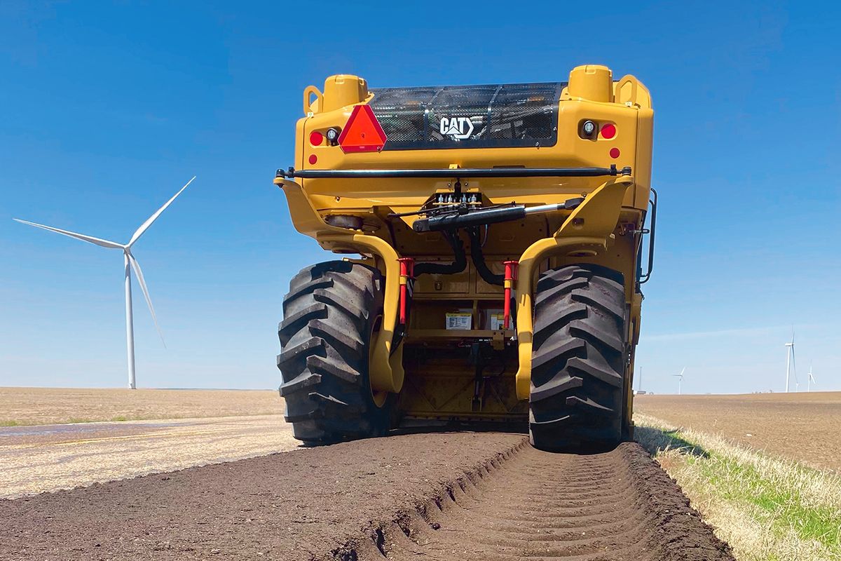 La recycleuse de chaussées stabilisatrice de sol RM800 est capable de manoeuvrer dans les espaces restreints.