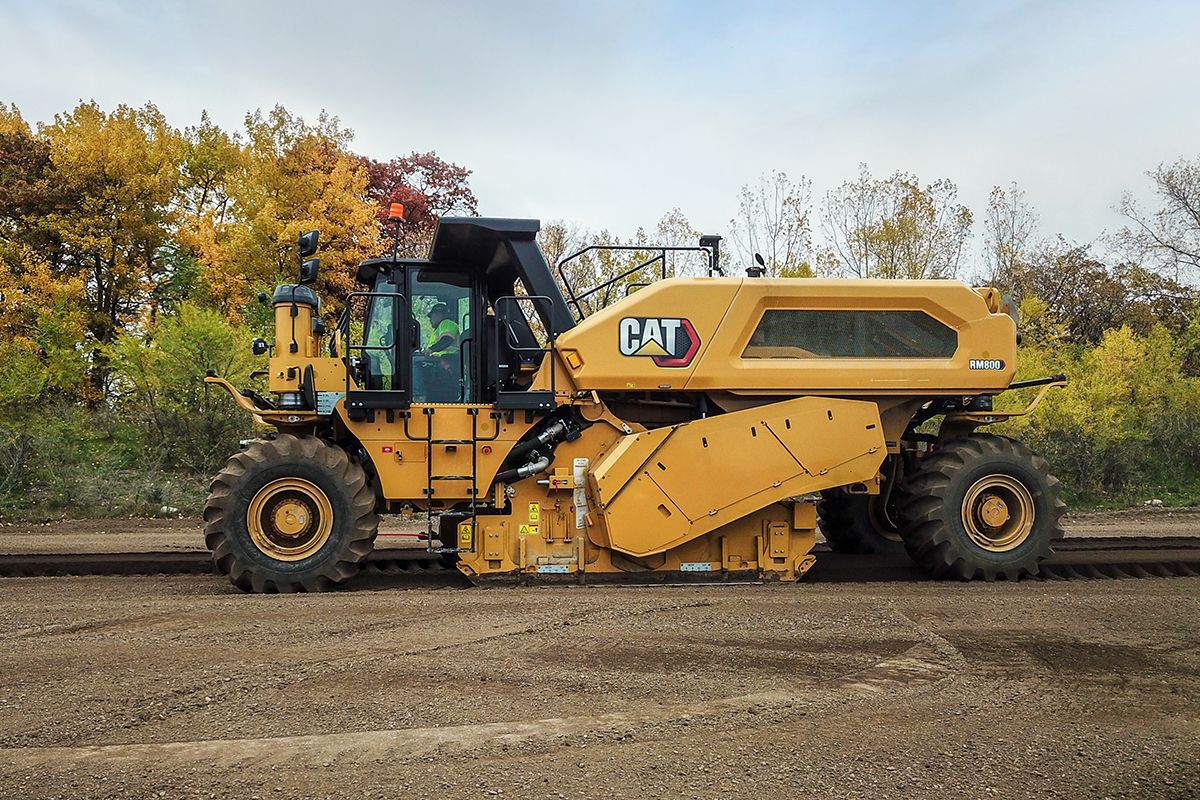 Машина для регенерации дорожного полотна RM800 | Cat | Caterpillar