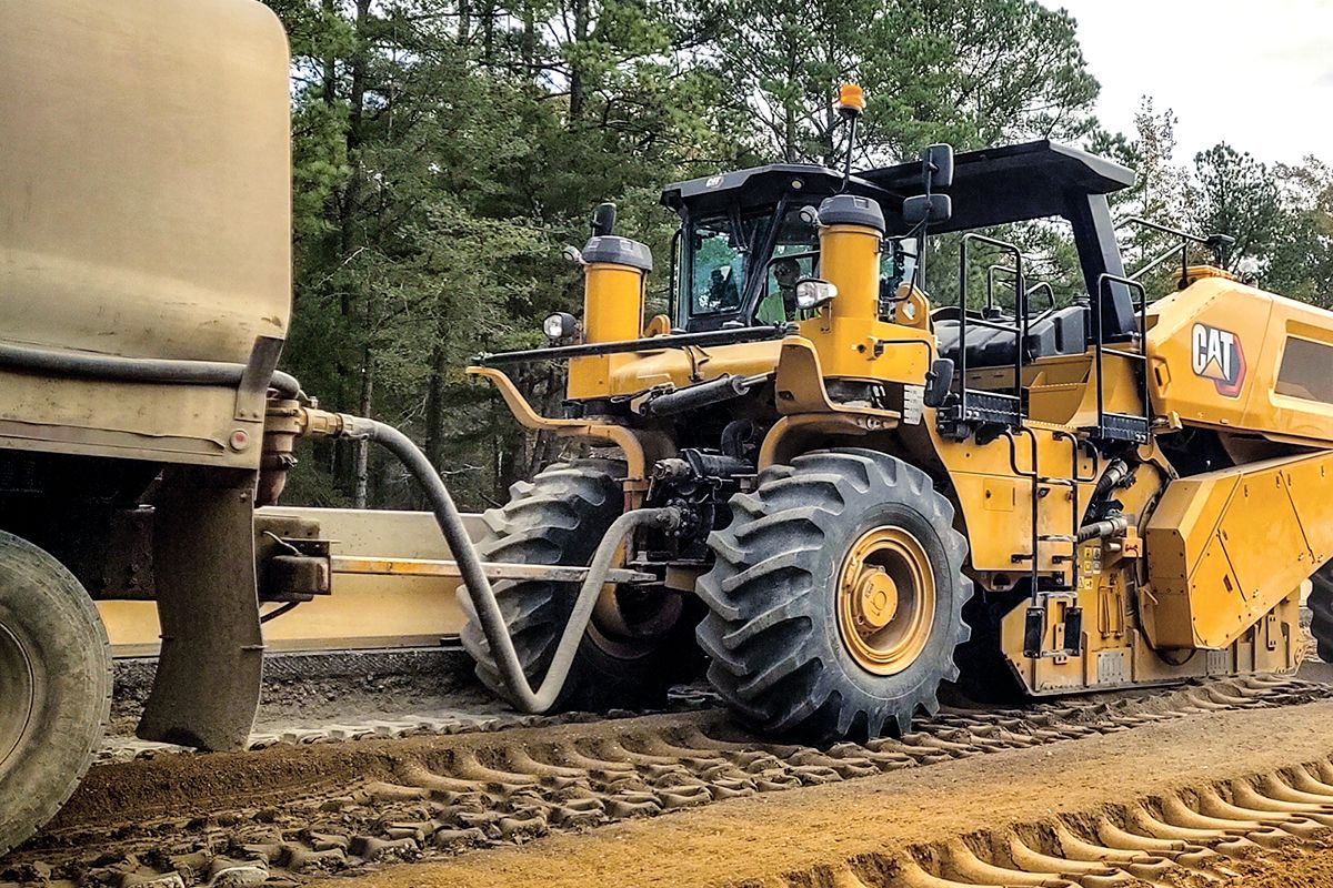 The RM800 reclaimer/stabilizer using water spray system.